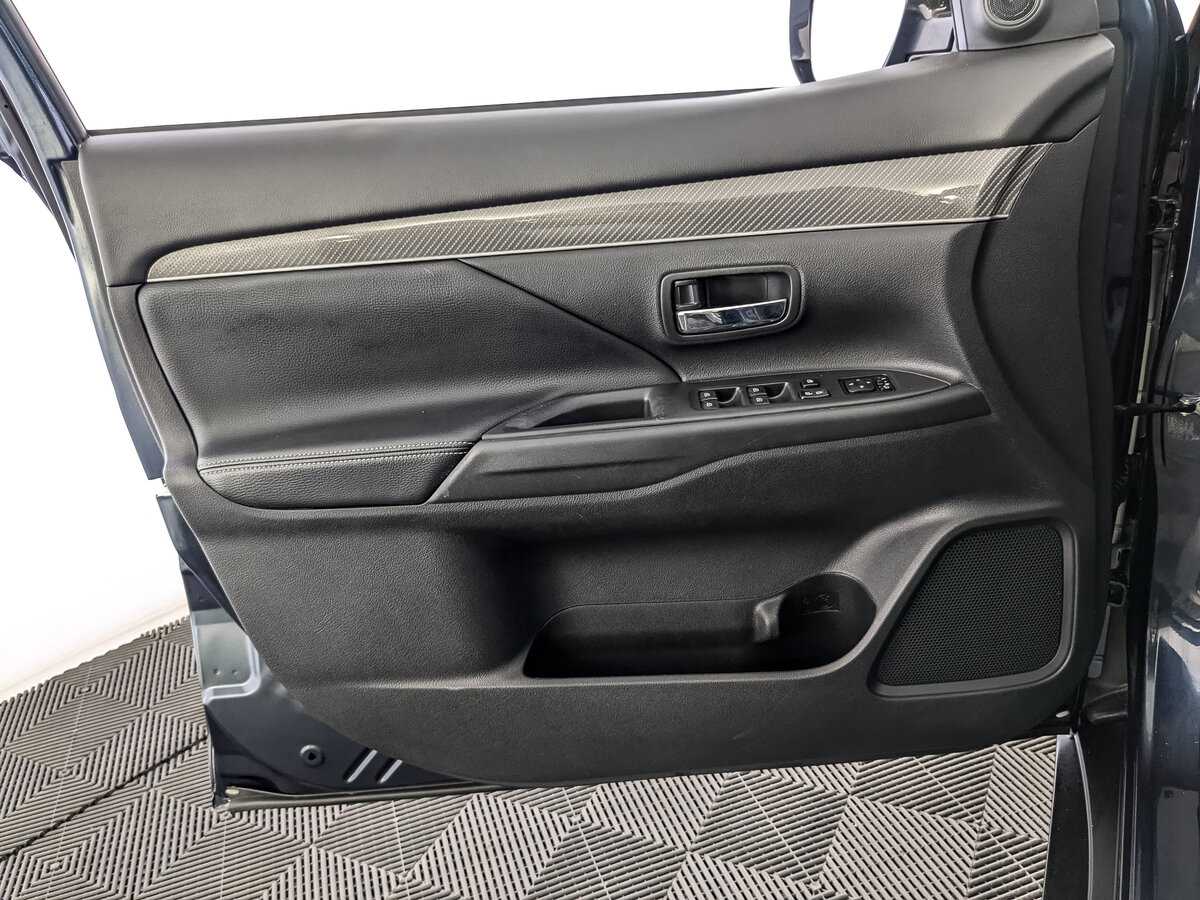 Mitsubishi Outlander б/у, 2021, Вариатор. Фото: #14