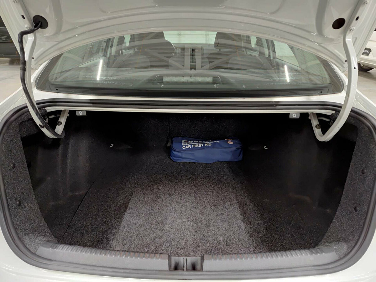 Volkswagen Jetta б/у, 2016, Механическая. Фото: #9