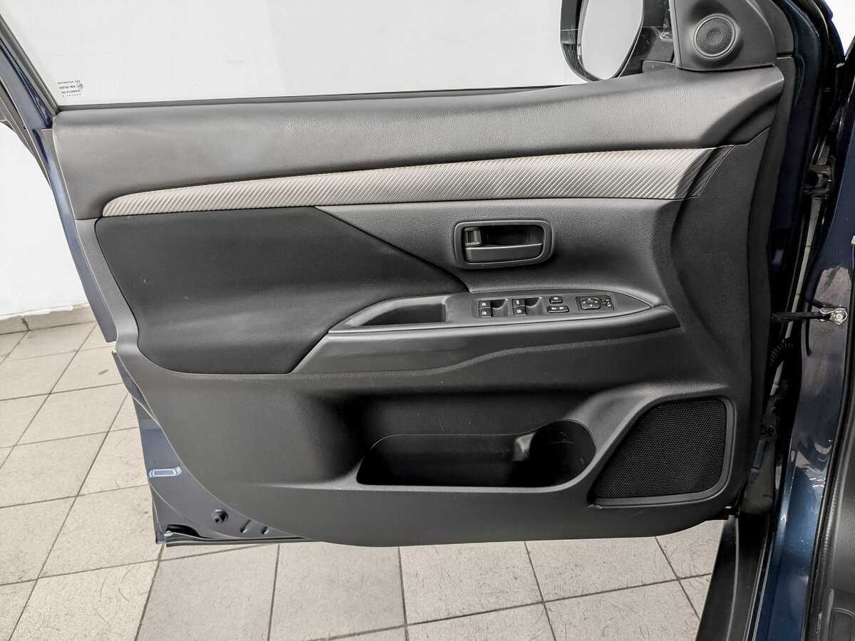 Mitsubishi Outlander б/у, 2017, Вариатор. Фото: #18