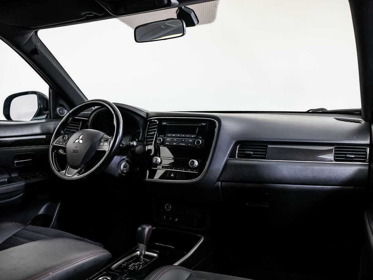 Mitsubishi Outlander б/у, 2021, Вариатор. Фото: #6