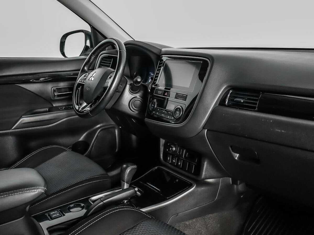 Mitsubishi Outlander б/у, 2020, Вариатор. Фото: #11