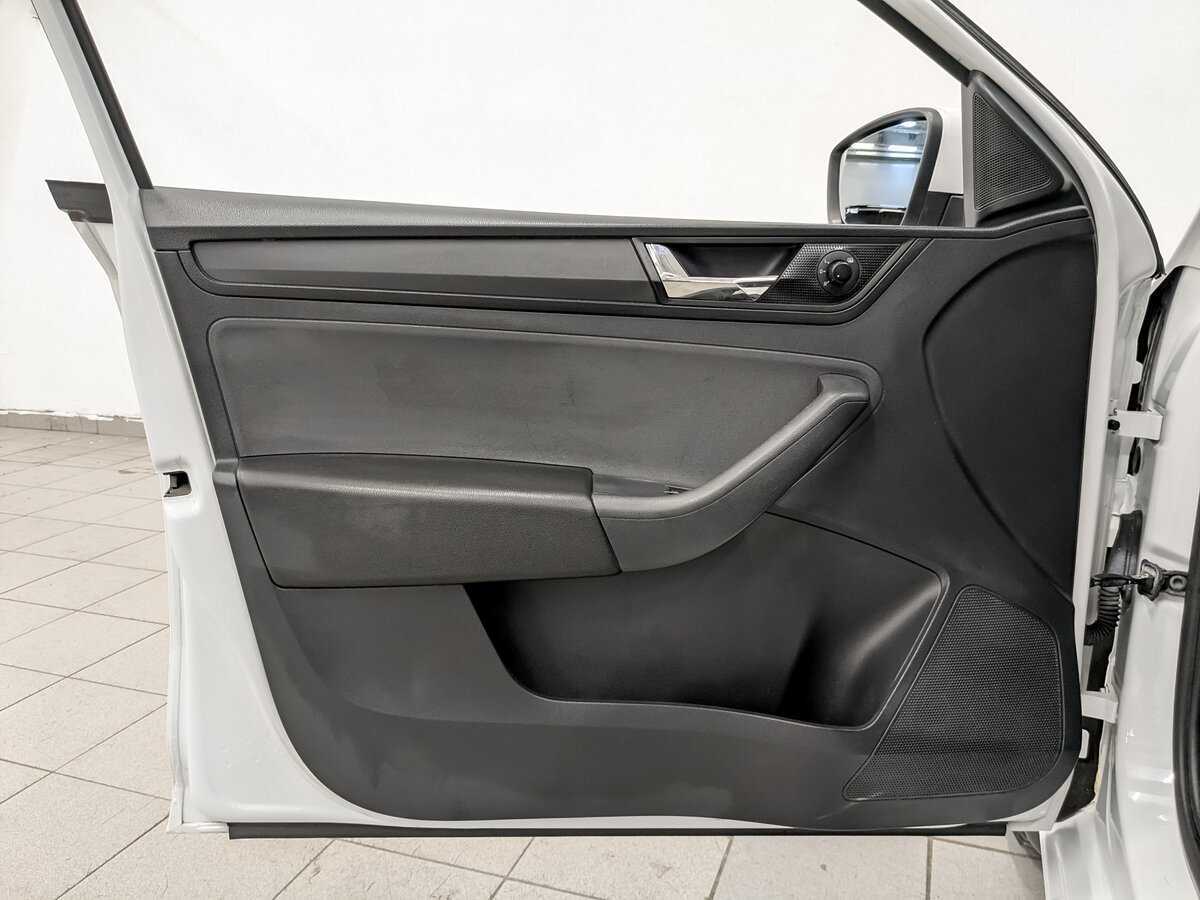 Skoda Rapid б/у, 2017, Механическая. Фото: #17