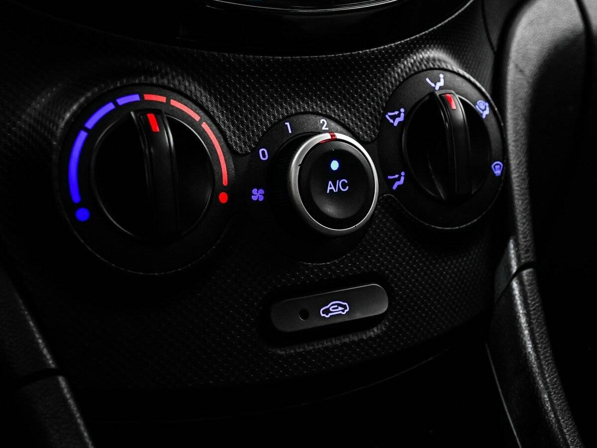 Hyundai Solaris б/у, 2012, Механическая. Фото: #13