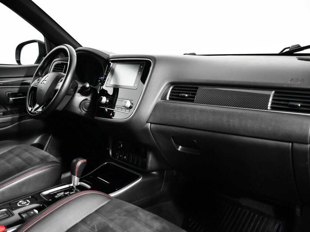 Mitsubishi Outlander б/у, 2021, Вариатор. Фото: #8