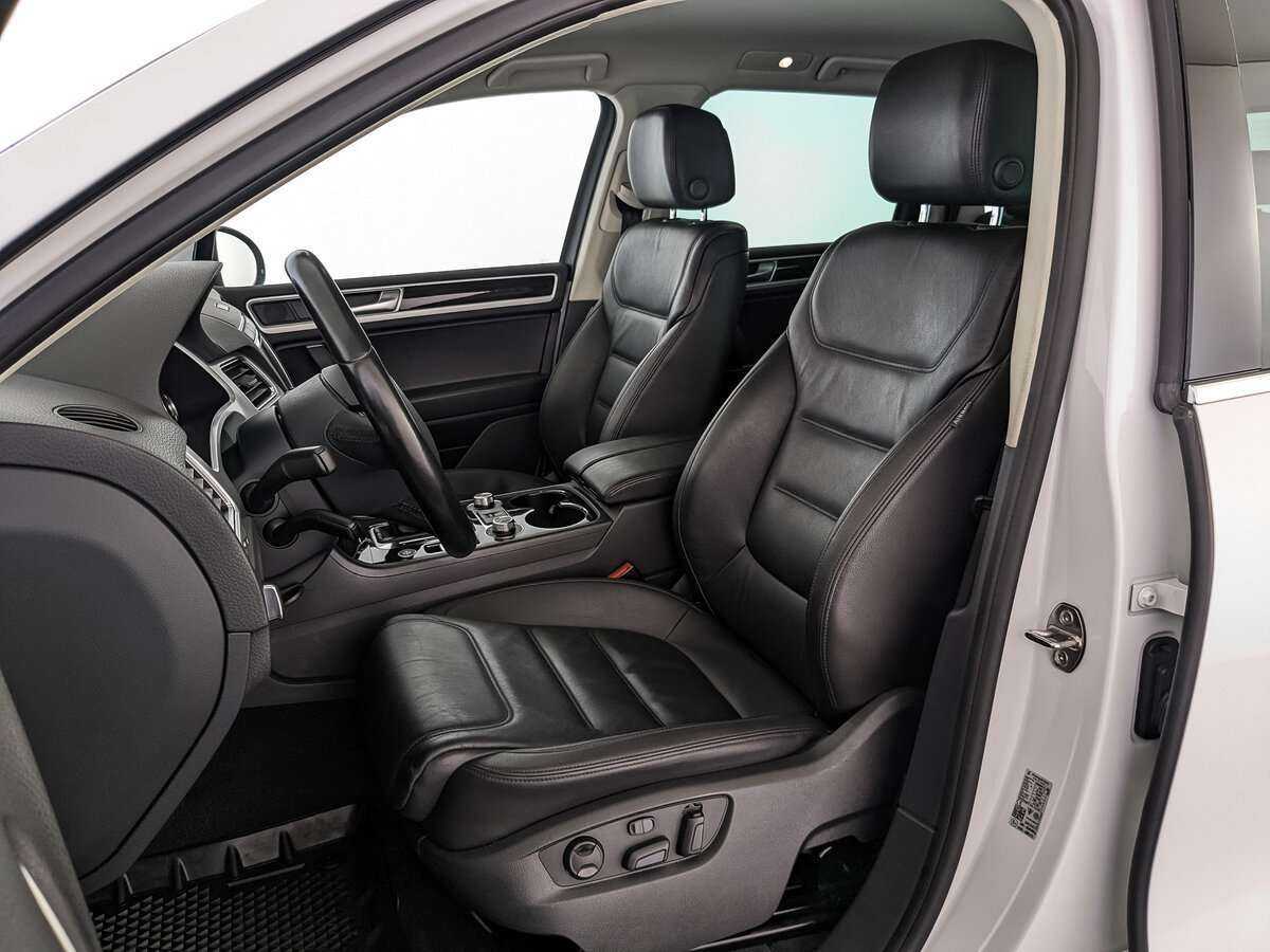 Volkswagen Touareg б/у, 2017, Автоматическая. Фото: #18