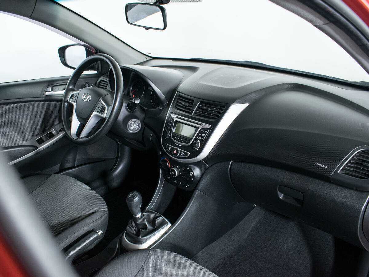 Hyundai Solaris б/у, 2012, Механическая. Фото: #8