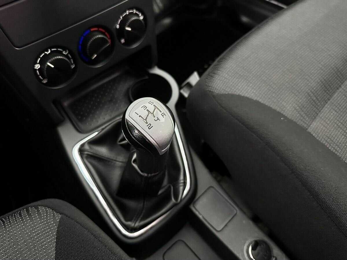 Lada (ВАЗ) Priora б/у, 2017, Механическая. Фото: #12