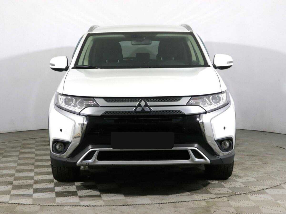Mitsubishi Outlander б/у, 2019, Вариатор. Фото: #1