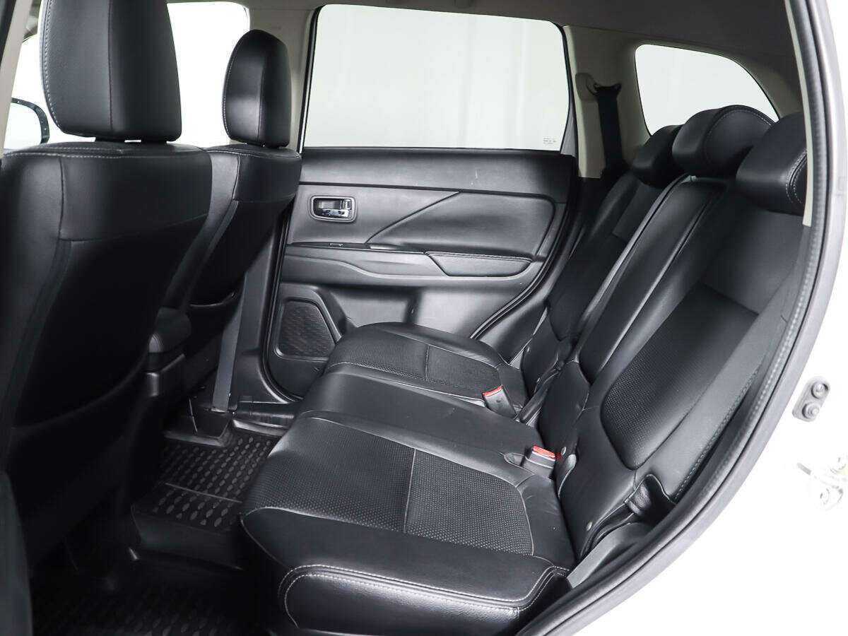 Mitsubishi Outlander б/у, 2016, Вариатор. Фото: #8