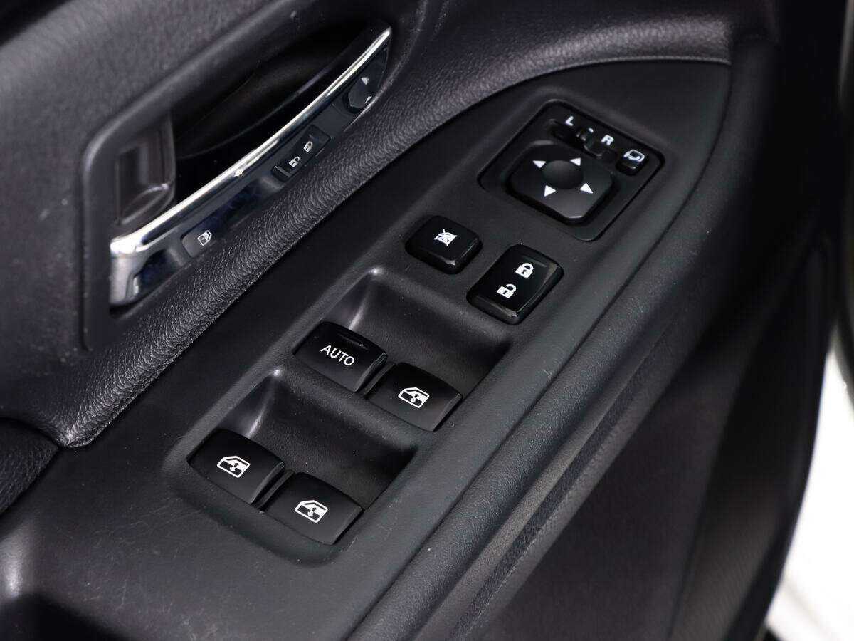 Mitsubishi Outlander б/у, 2017, Вариатор. Фото: #9