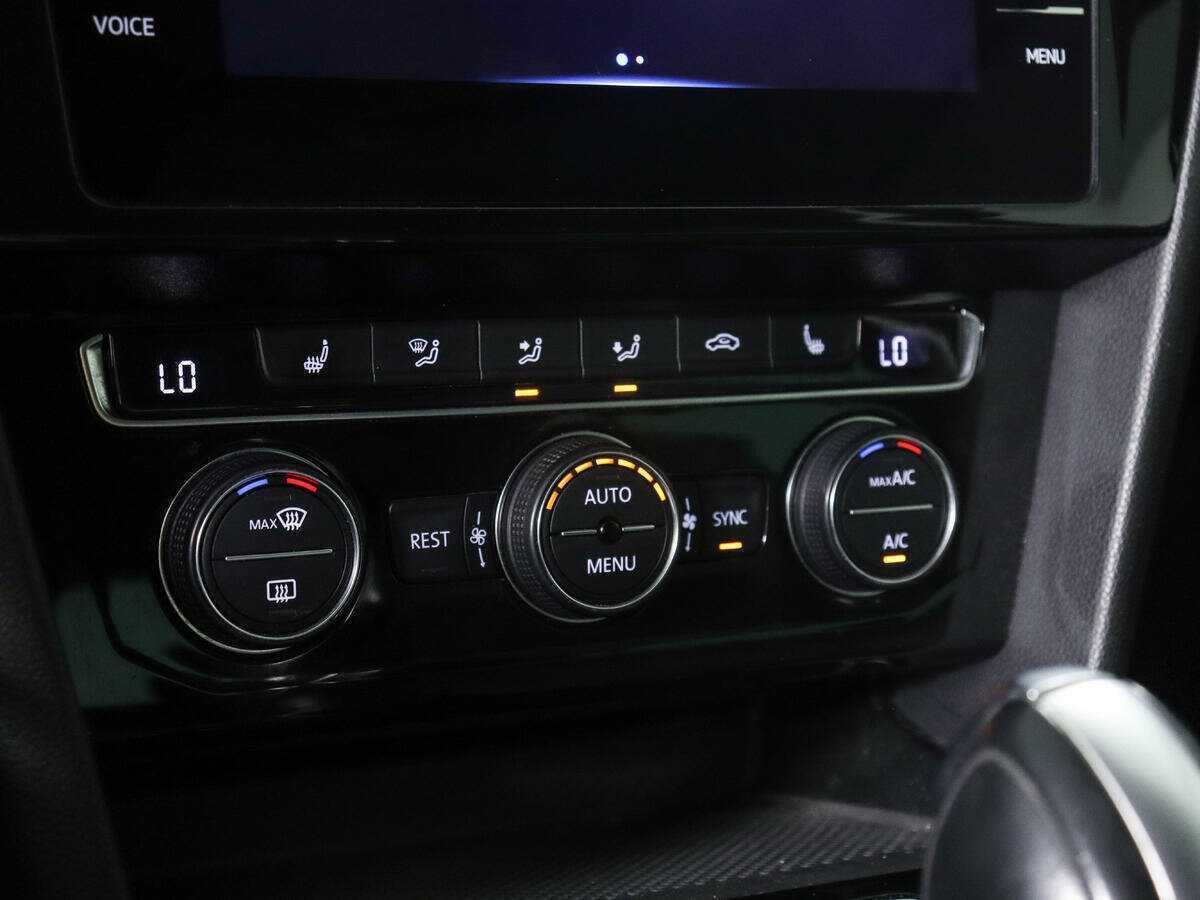 Volkswagen Passat б/у, 2020, Роботизированная. Фото: #16