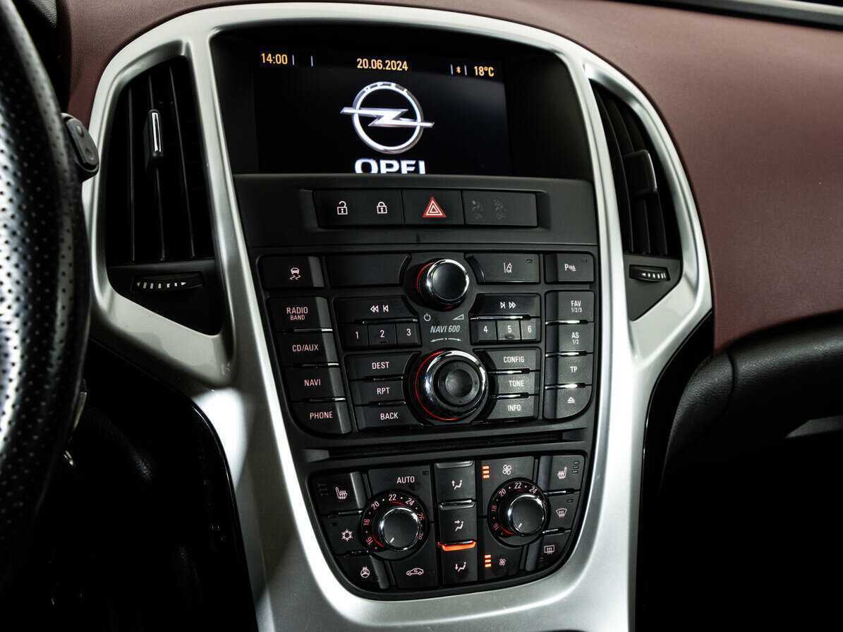 Opel Astra б/у, 2013, Автоматическая. Фото: #12