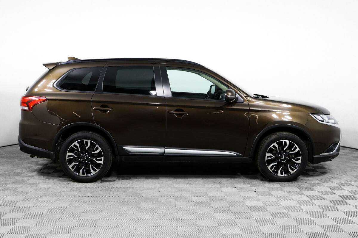 Mitsubishi Outlander б/у, 2022, Вариатор. Фото: #3