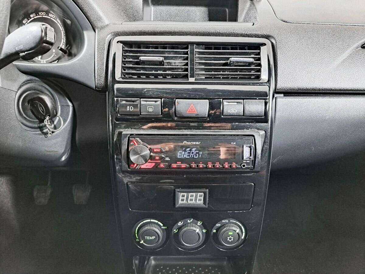 Lada (ВАЗ) Priora б/у, 2016, Механическая. Фото: #12