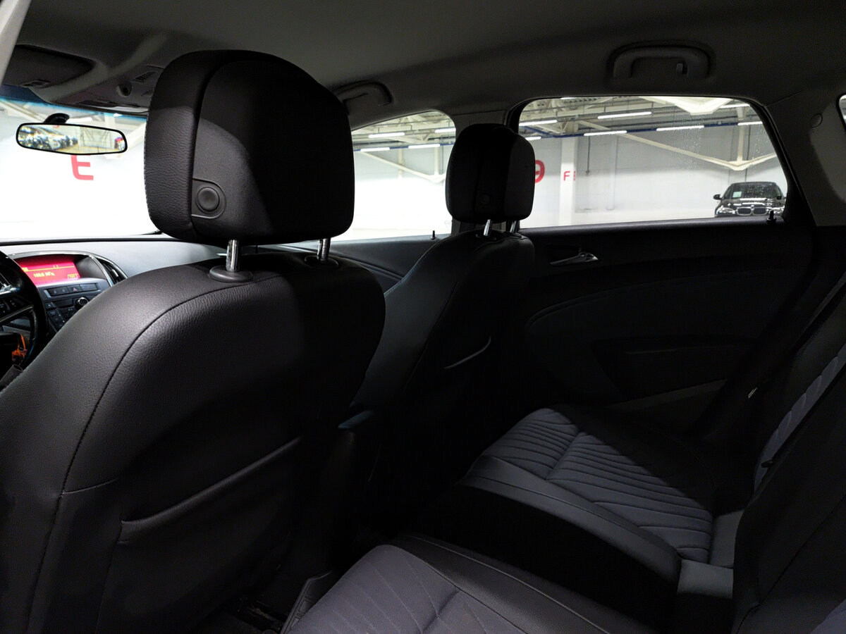 Opel Astra б/у, 2013, Механическая. Фото: #11