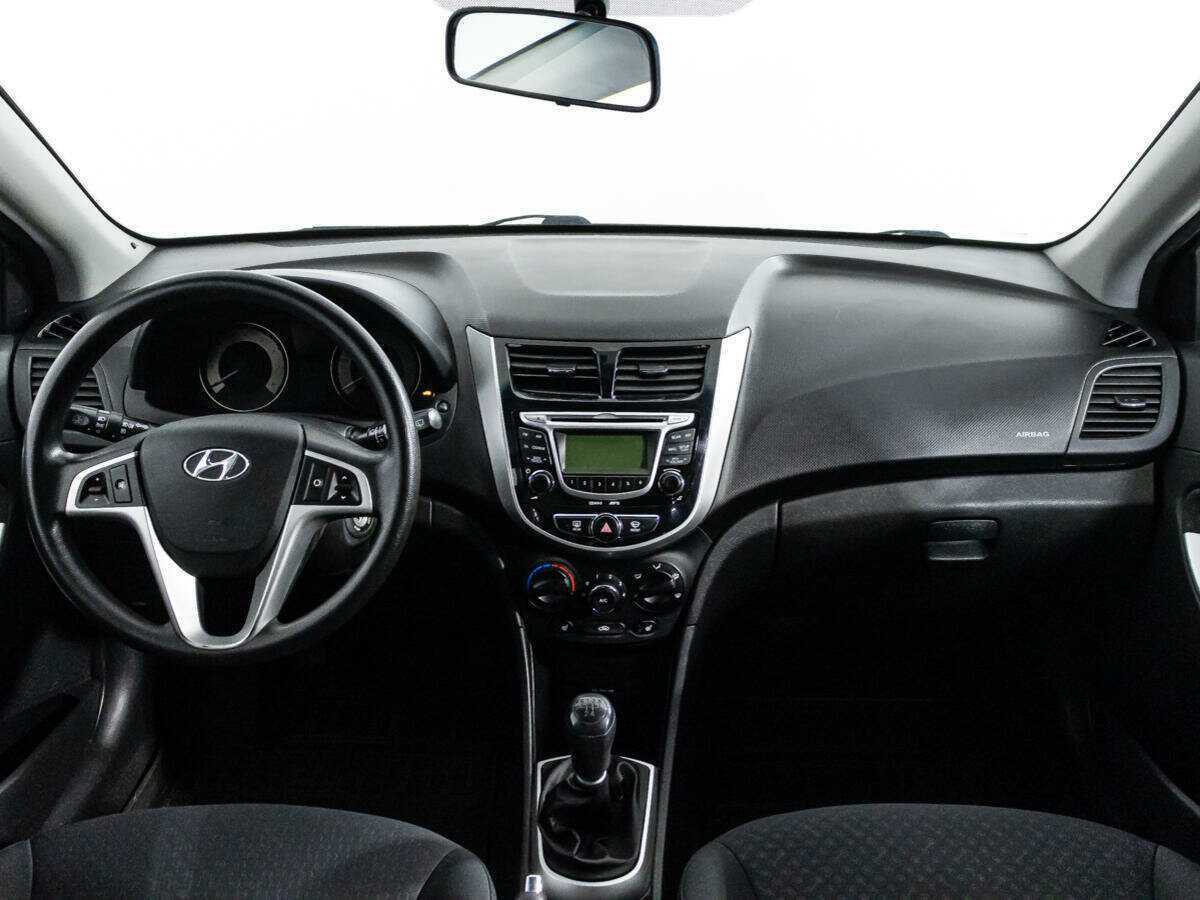 Hyundai Solaris б/у, 2012, Механическая. Фото: #11