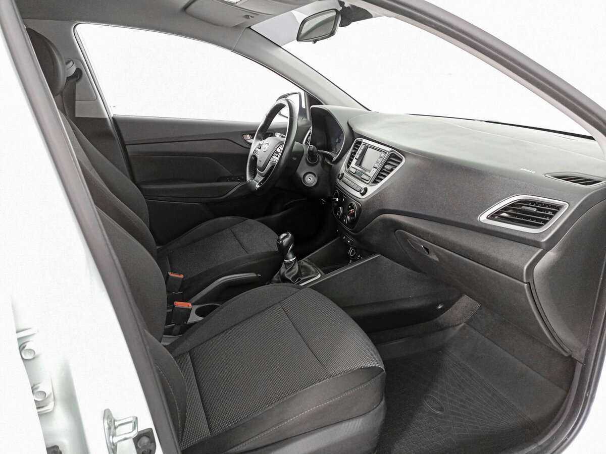 Hyundai Solaris б/у, 2018, Механическая. Фото: #8