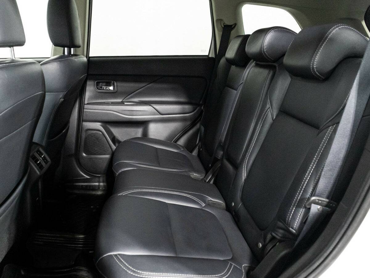 Mitsubishi Outlander б/у, 2020, Вариатор. Фото: #9