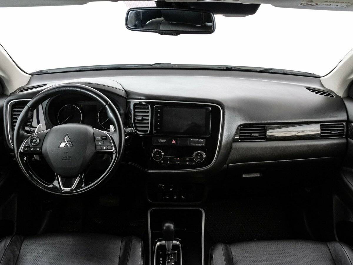Mitsubishi Outlander б/у, 2017, Автоматическая. Фото: #7