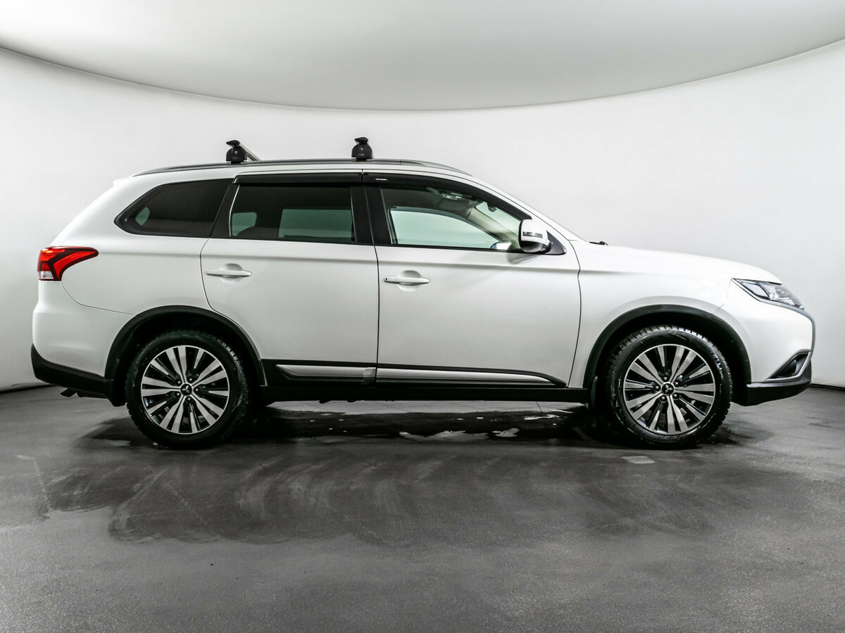 Mitsubishi Outlander б/у, 2021, Вариатор. Фото: #3