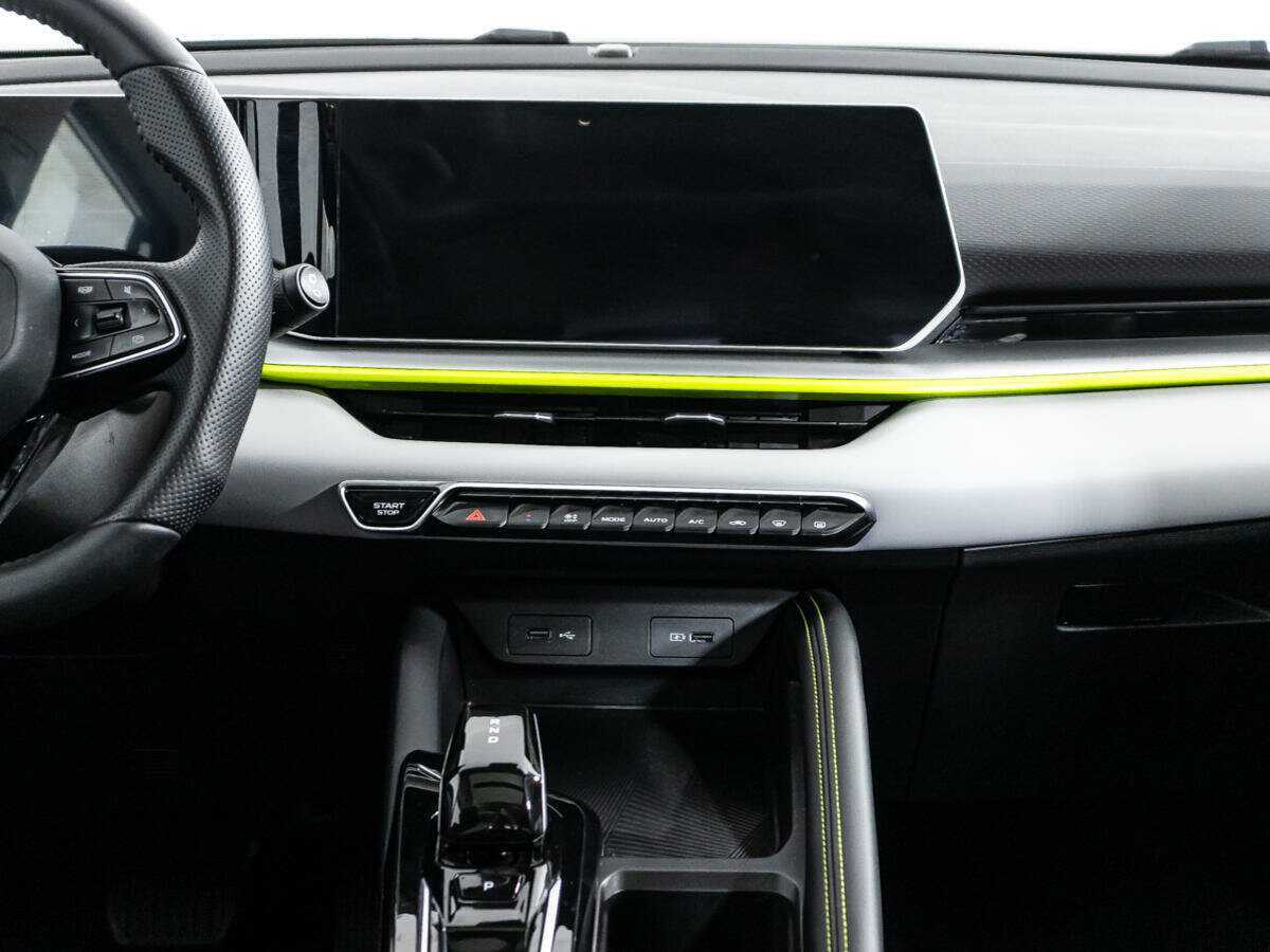 Geely Coolray б/у, 2023, Роботизированная. Фото: #13