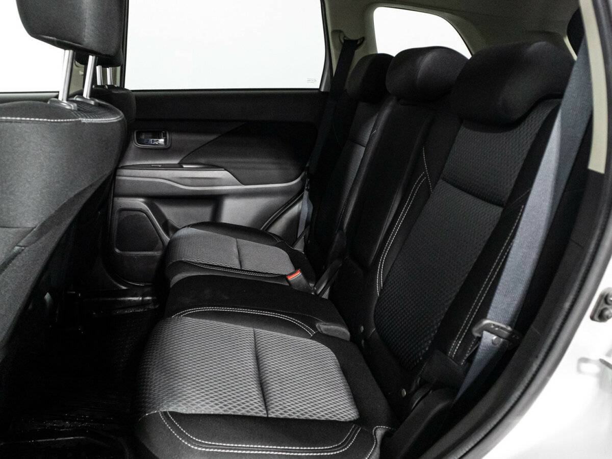 Mitsubishi Outlander б/у, 2022, Вариатор. Фото: #9
