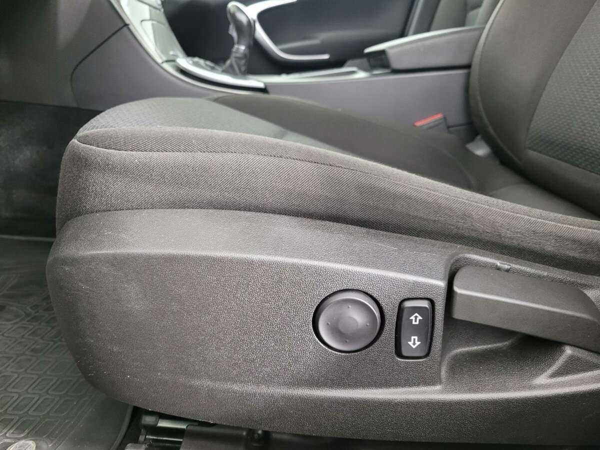 Opel Insignia б/у, 2013, Механическая. Фото: #9