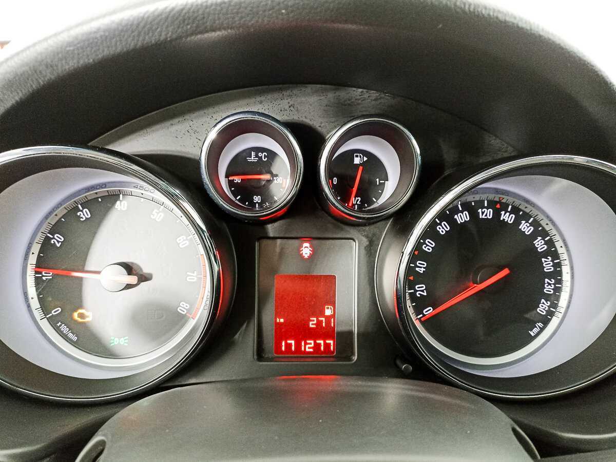 Opel Insignia б/у, 2012, Механическая. Фото: #9