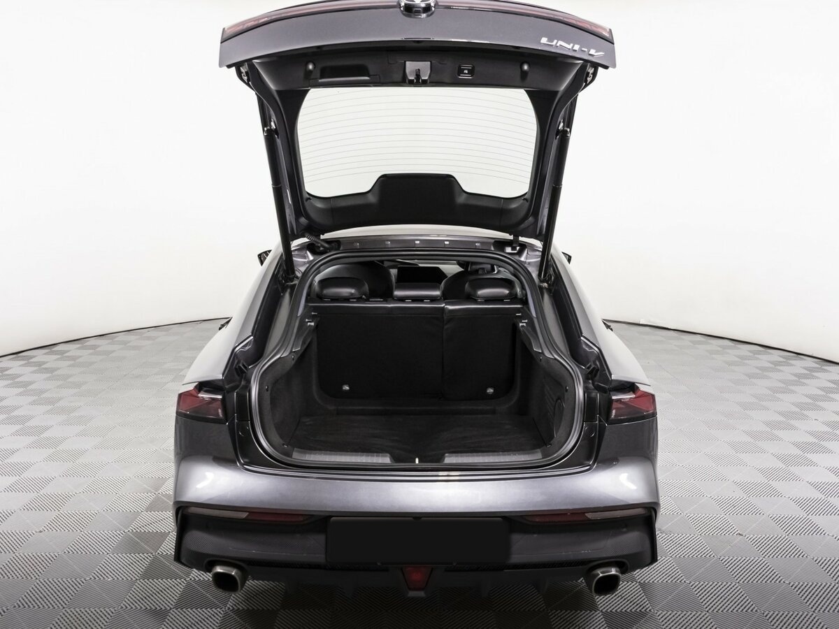 Changan UNI-V б/у, 2023, Роботизированная. Фото: #21