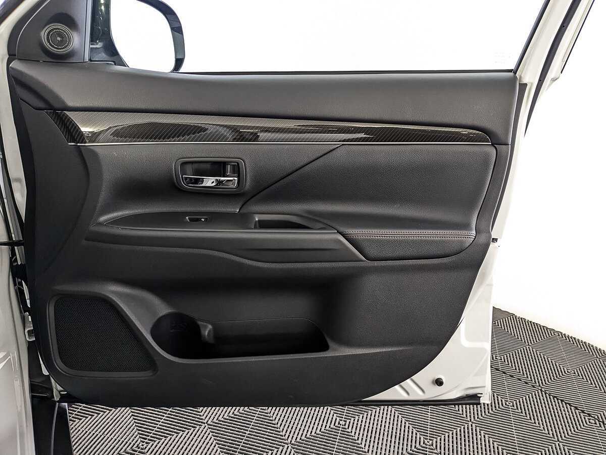 Mitsubishi Outlander б/у, 2022, Вариатор. Фото: #24