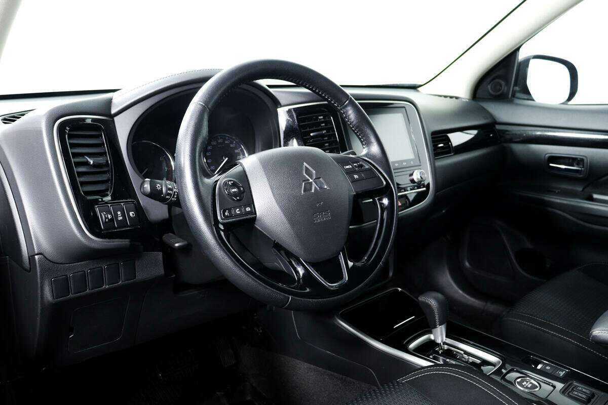 Mitsubishi Outlander б/у, 2022, Вариатор. Фото: #13