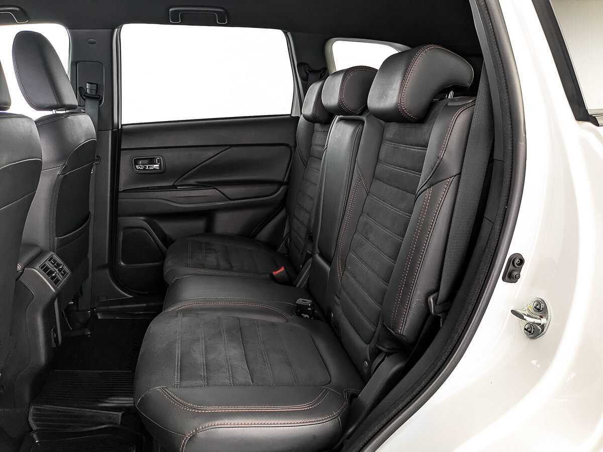Mitsubishi Outlander б/у, 2022, Вариатор. Фото: #17