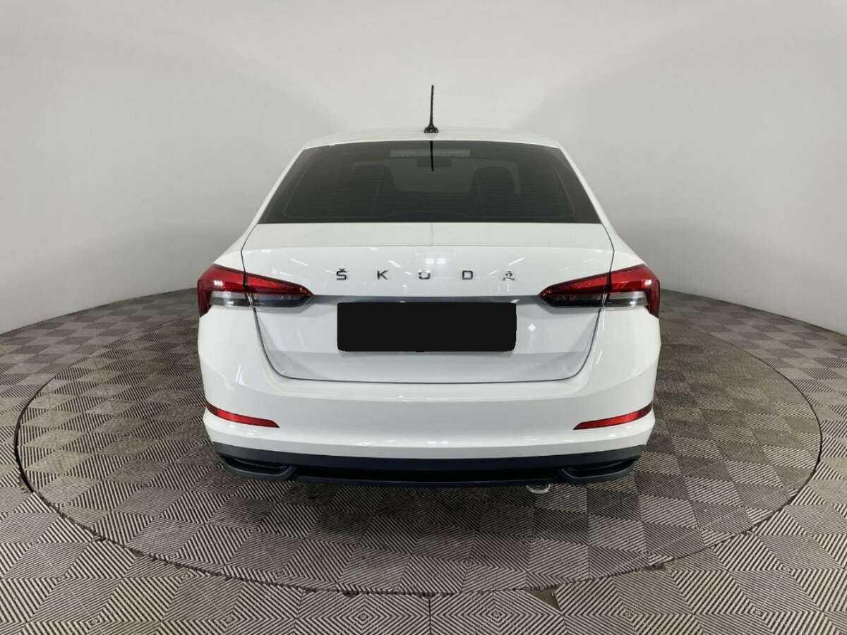 Skoda Rapid б/у, 2021, Механическая. Фото: #2