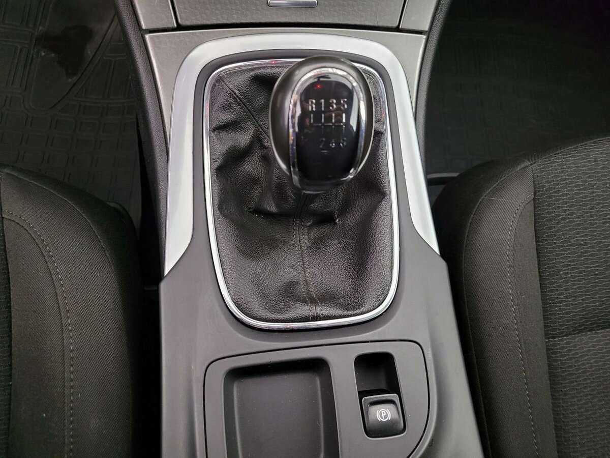 Opel Insignia б/у, 2013, Механическая. Фото: #12