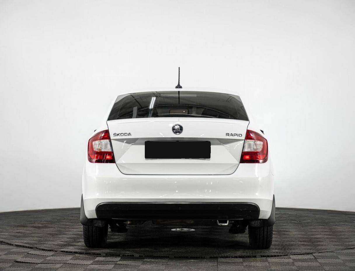 Skoda Rapid б/у, 2017, Механическая. Фото: #4