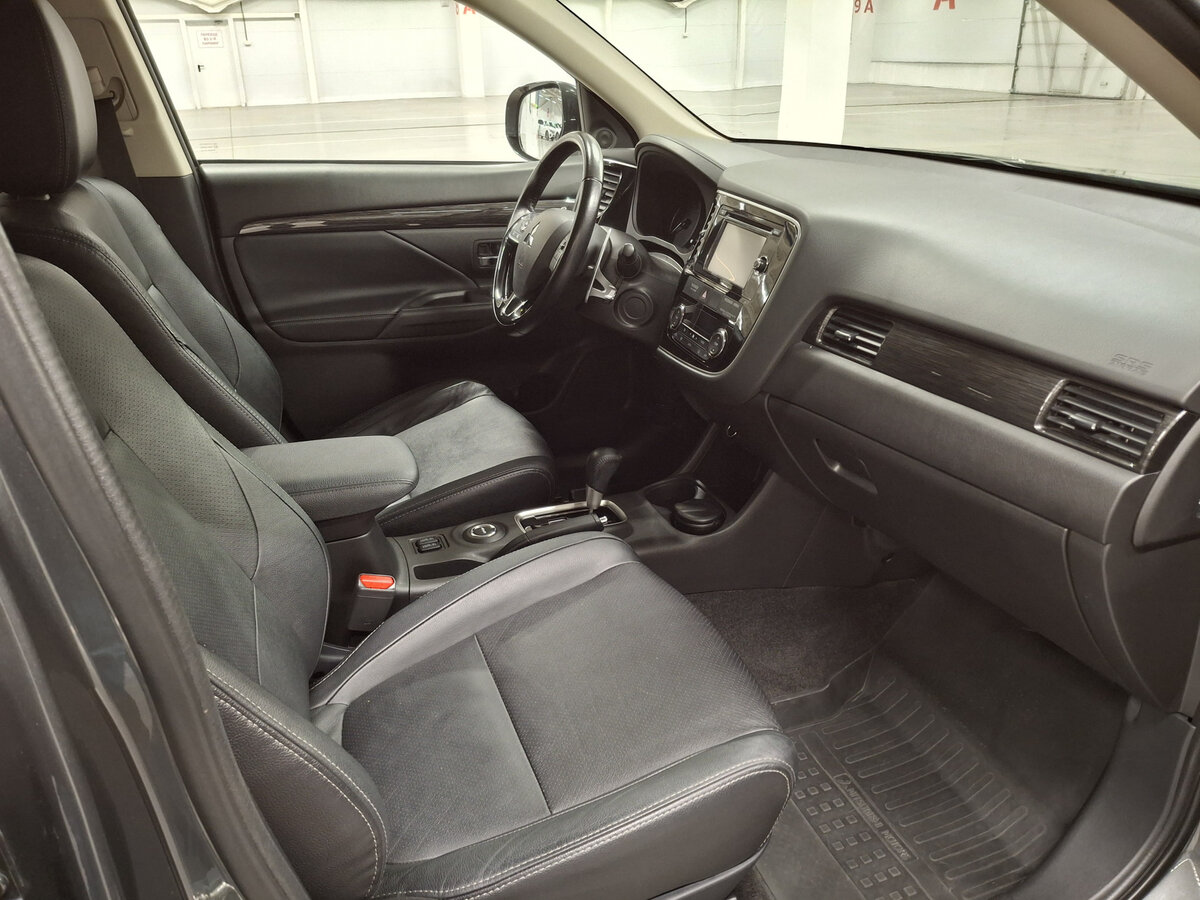 Mitsubishi Outlander б/у, 2016, Вариатор. Фото: #10