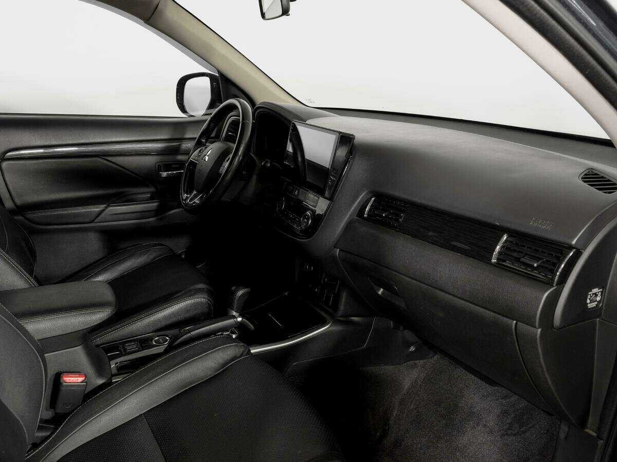 Mitsubishi Outlander б/у, 2017, Вариатор. Фото: #7