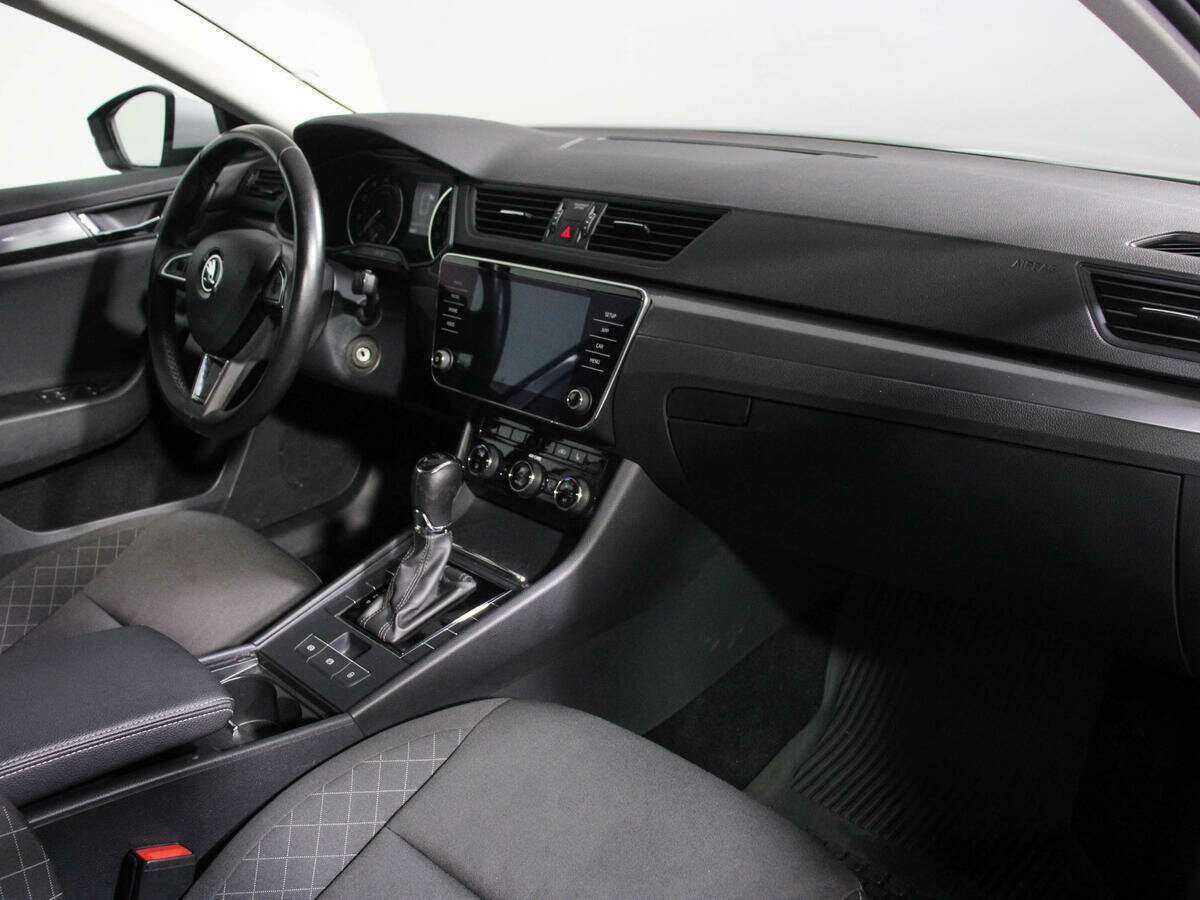 Skoda Superb б/у, 2017, Роботизированная. Фото: #5