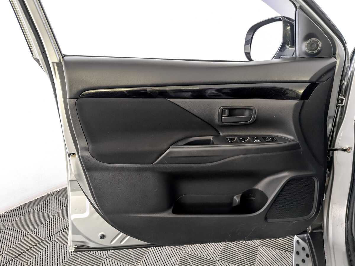 Mitsubishi Outlander б/у, 2019, Вариатор. Фото: #18