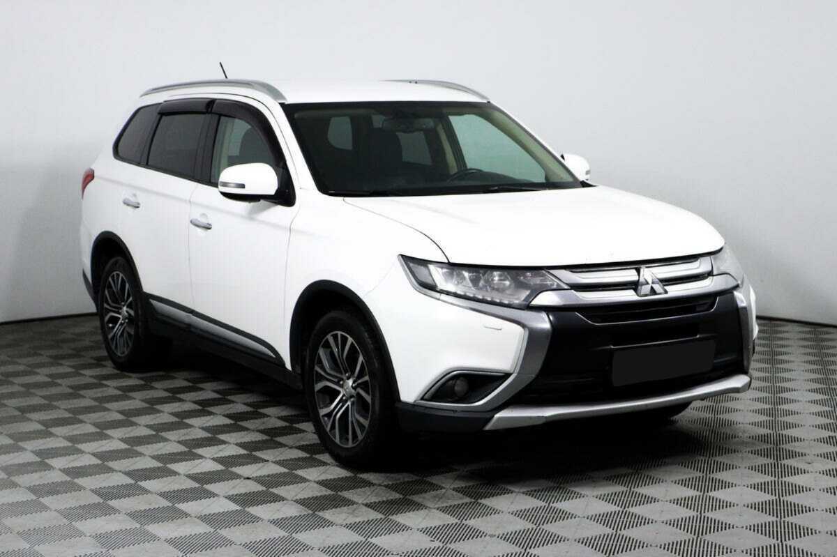 Mitsubishi Outlander б/у, 2016, Вариатор. Фото: #2