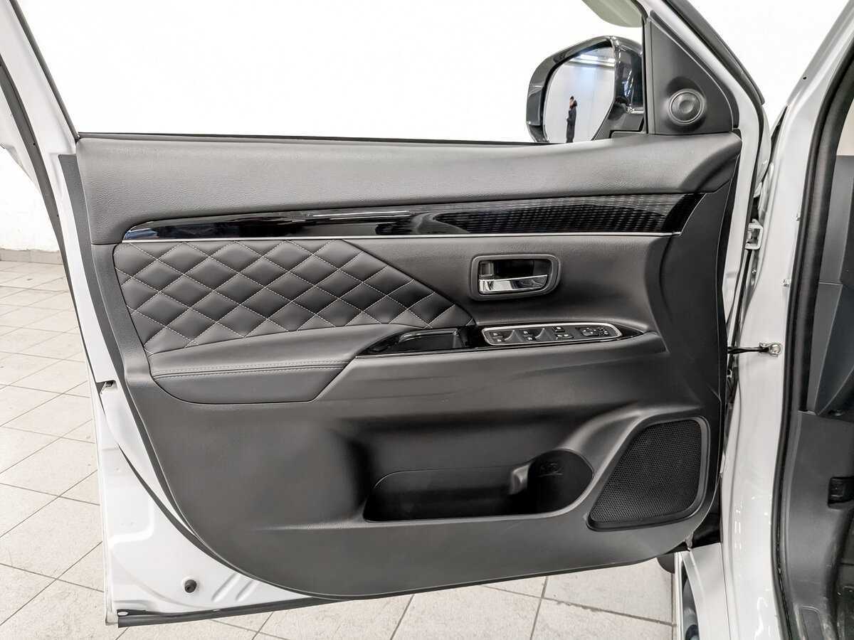 Mitsubishi Outlander б/у, 2022, Вариатор. Фото: #18