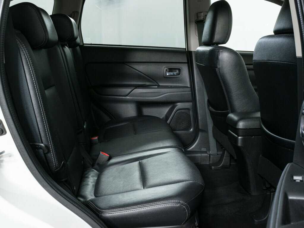 Mitsubishi Outlander б/у, 2015, Вариатор. Фото: #9