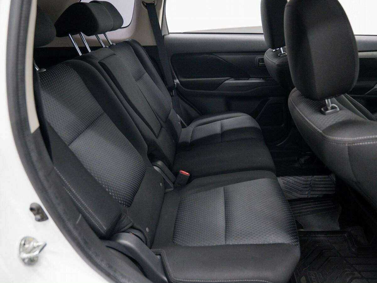 Mitsubishi Outlander б/у, 2018, Вариатор. Фото: #8