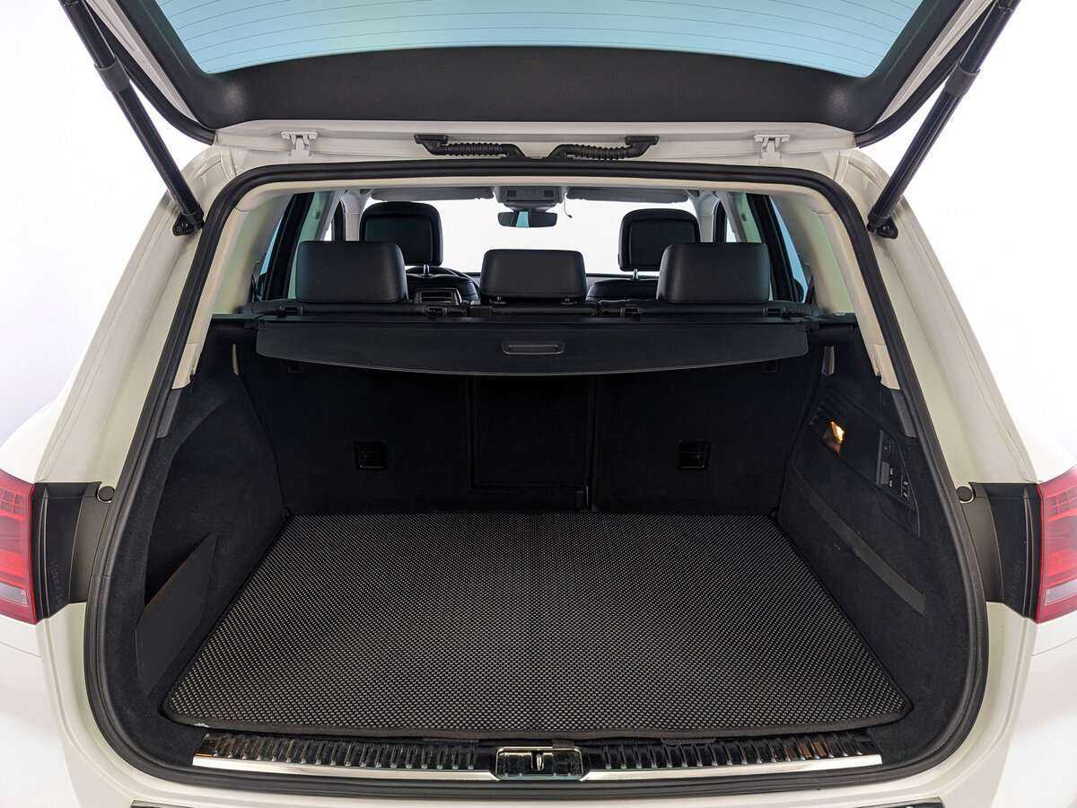 Volkswagen Touareg б/у, 2017, Автоматическая. Фото: #9