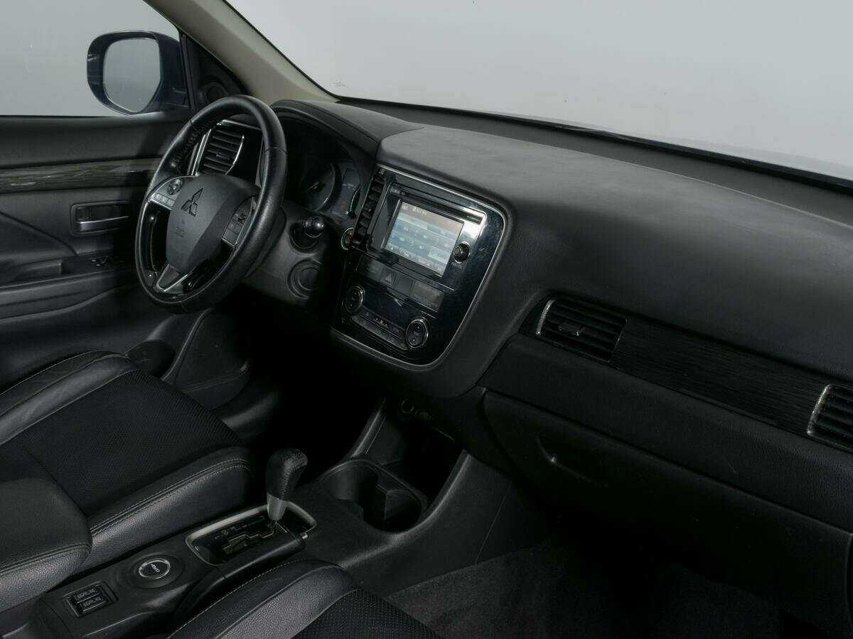 Mitsubishi Outlander б/у, 2016, Вариатор. Фото: #6