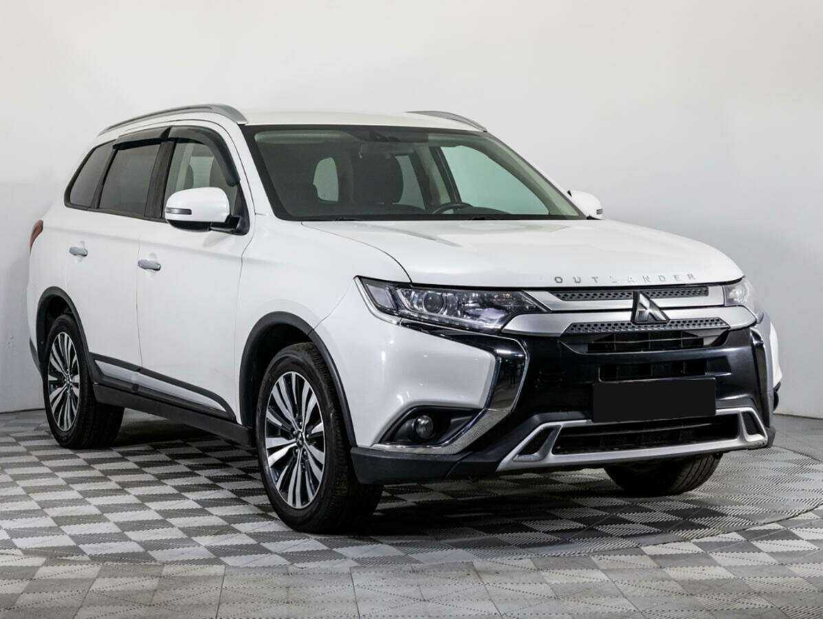 Mitsubishi Outlander б/у, 2018, Вариатор. Фото: #2