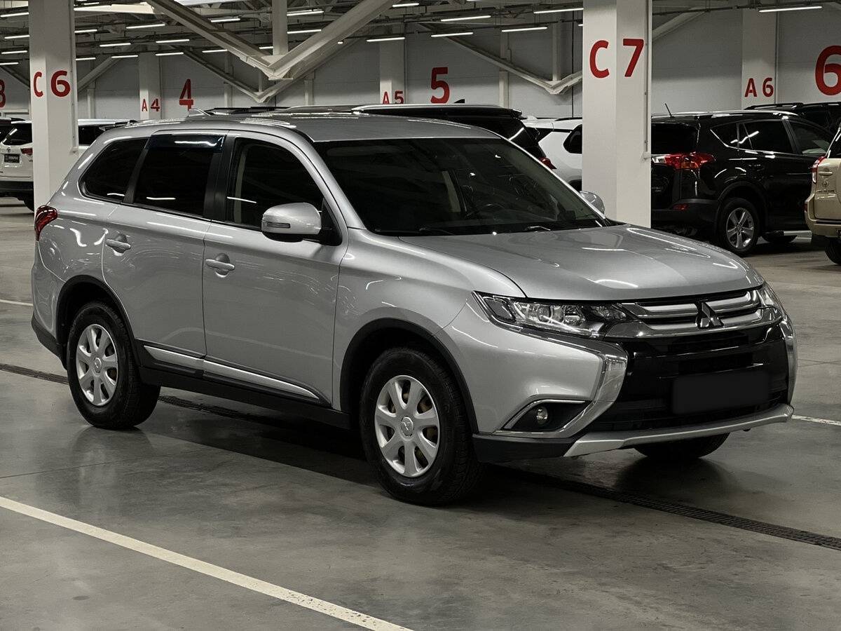 Mitsubishi Outlander б/у, 2017, Вариатор. Фото: #2