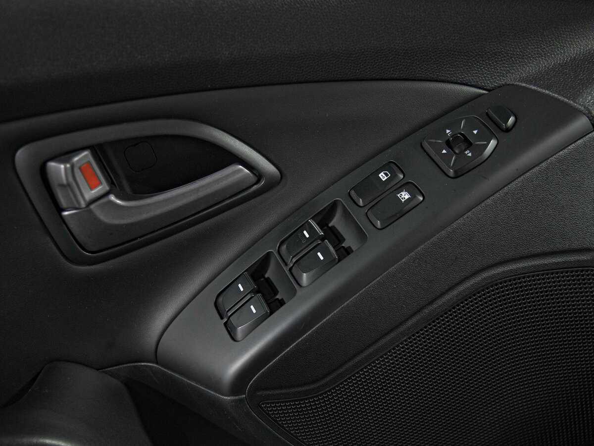 Hyundai ix35 б/у, 2014, Автоматическая. Фото: #12