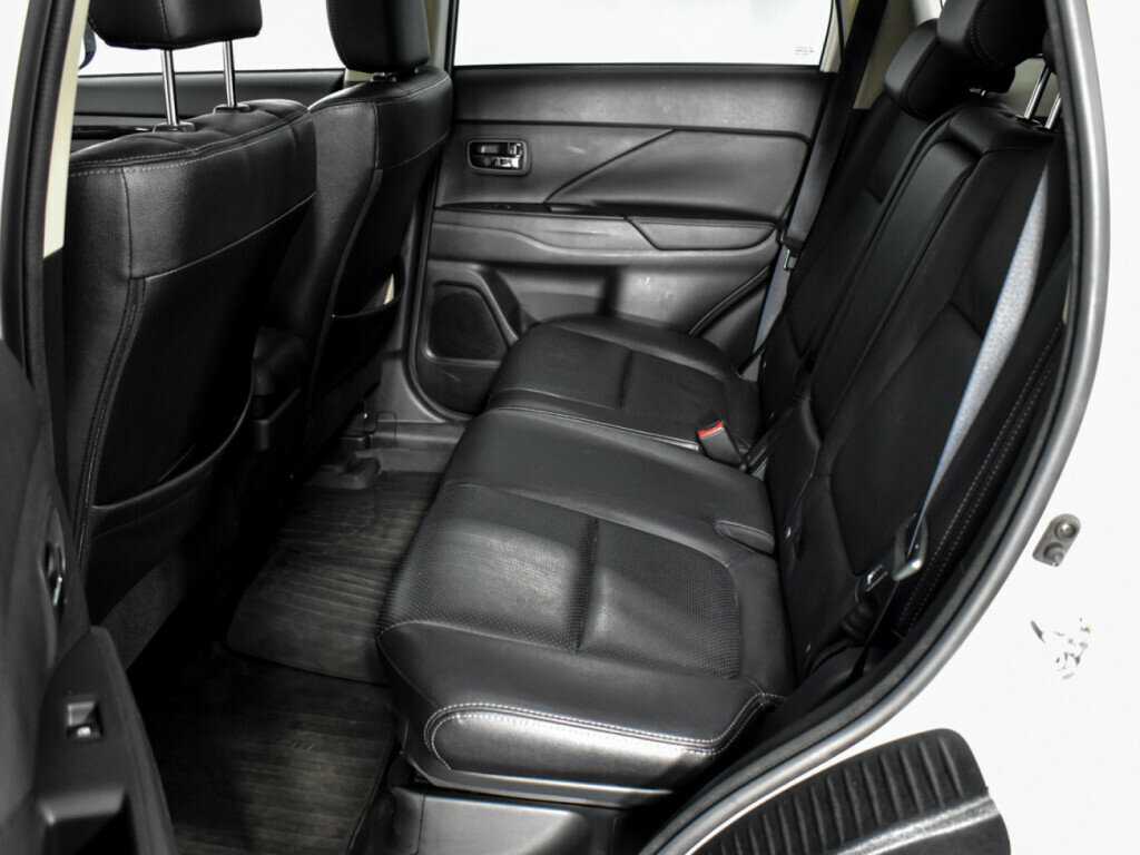 Mitsubishi Outlander б/у, 2017, Вариатор. Фото: #11