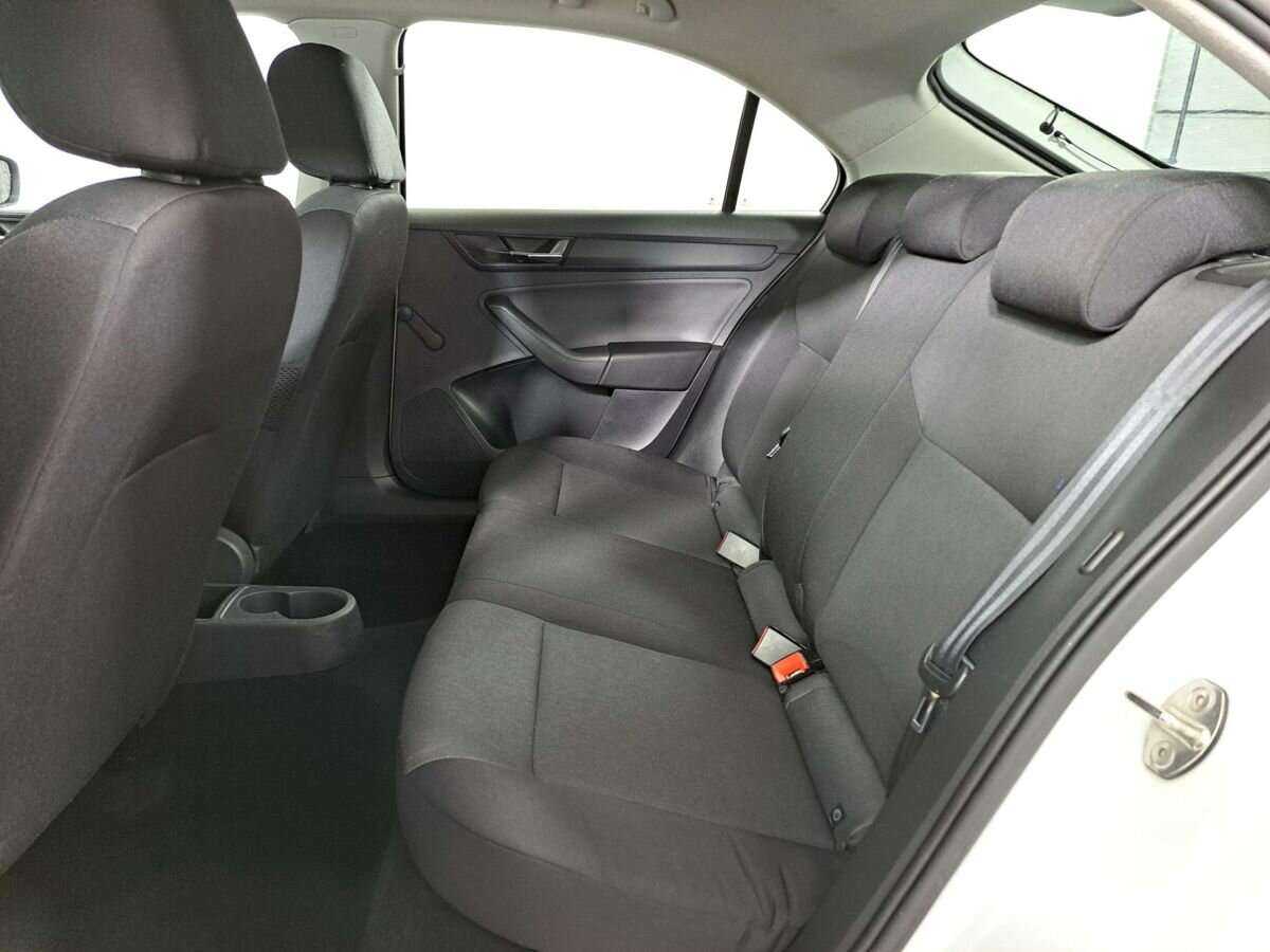 Skoda Rapid б/у, 2017, Механическая. Фото: #11